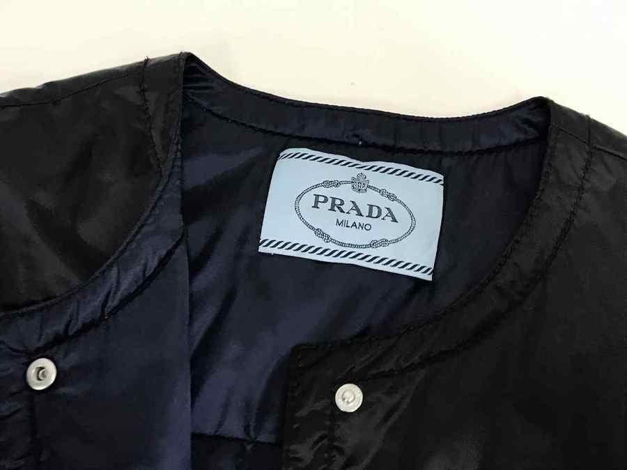 世界的ラグジュアリーブランド【PRADA/プラダ】より人気ダウン