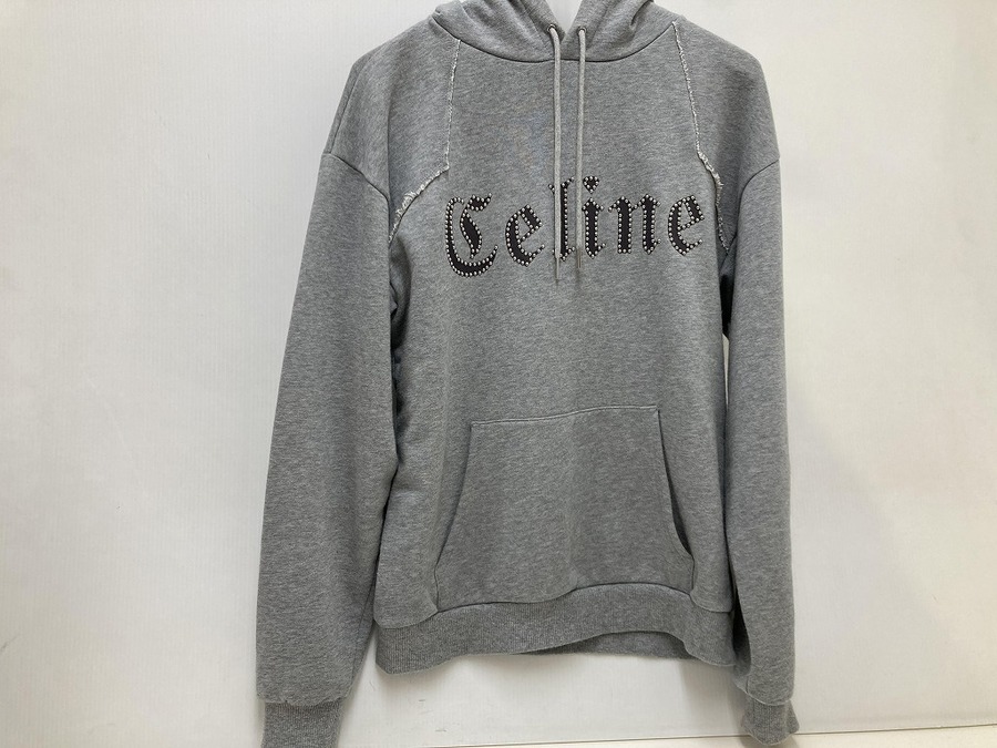 大人気ラグジュアリーブランド 【CELINE / セリーヌ 】よりスタッズ