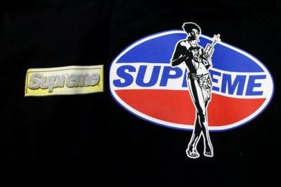 「SUPREMEのイベントなう 」