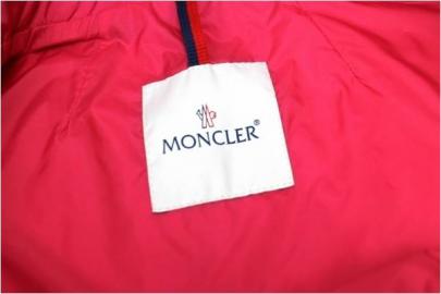 「モンクレールのMONCLER 」