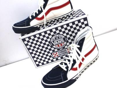 「スニーカーのVANS 」