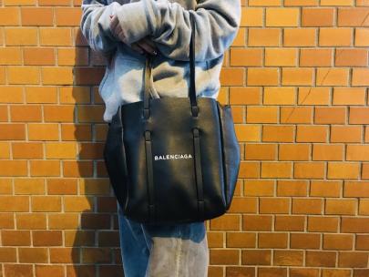 「インポートブランドのBALENCIAGA 」