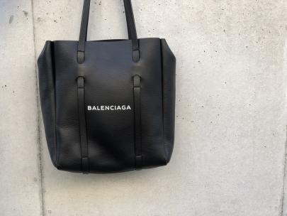 「ラグジュアリーブランドのBALENCIAGA 」