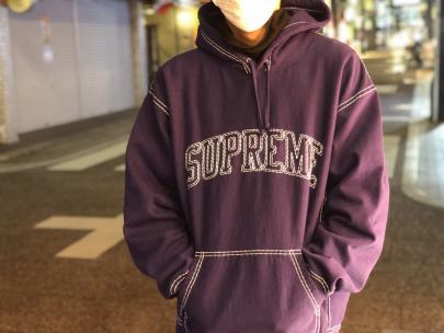 「ストリートブランドのSUPREME 」