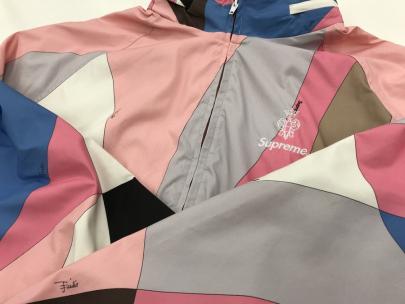 「ストリートブランドのSupreme × EMILIO PUCCI 」