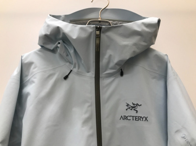 「ラグジュアリーブランドのARC'TERYX 」