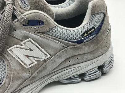 「スニーカーのNEWBALANCE 」