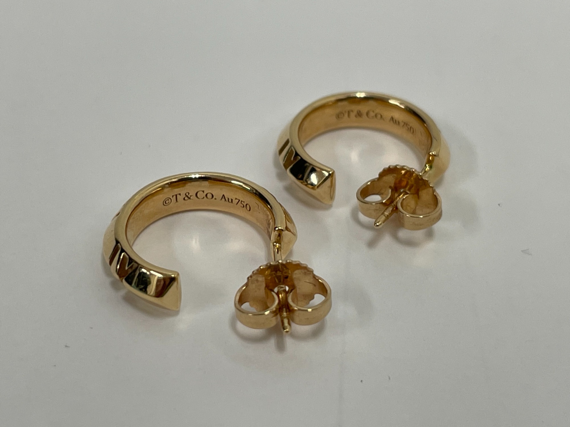 Tiffany & Co/ティファニー】よりアトラスフープピアスが入荷