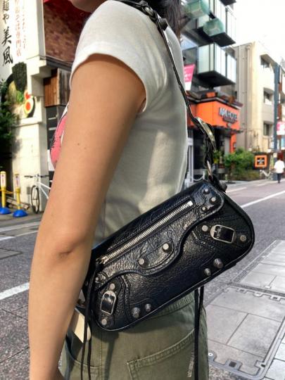 「ラグジュアリーブランドのBALENCIAGA 」