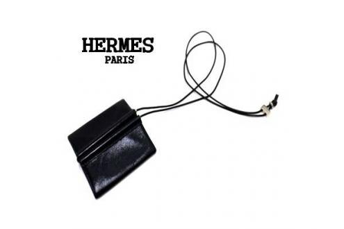 夏は小物で勝負...HERMES/エルメスよりコインケースネックレス入荷