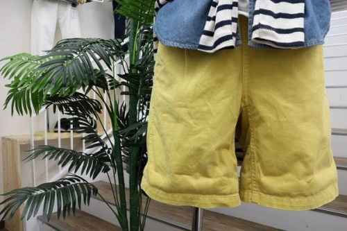 ボトムスのショートパンツ