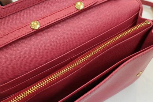 クラッチバッグのショルダーバッグ