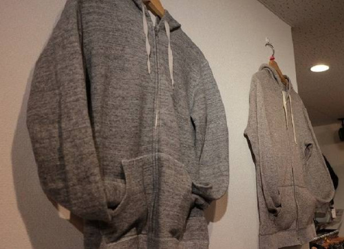 メンズのトップス