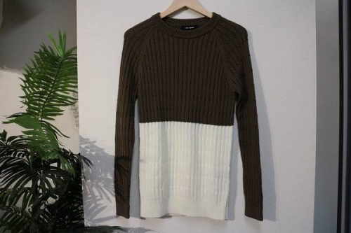 トップスのニット・セーター
