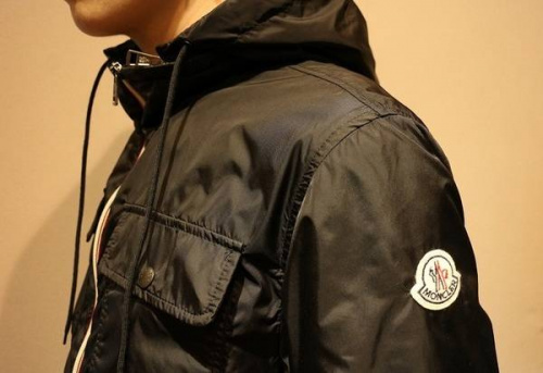 メンズのトップス