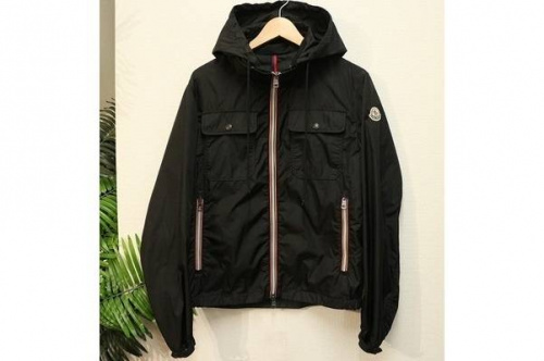 パーカーのMONCLER