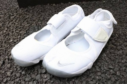 シューズ・バッグのスニーカー