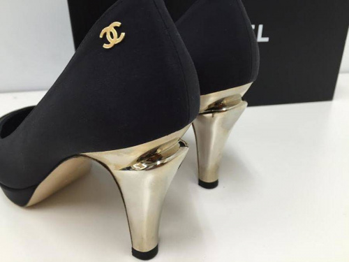 パンプスのココマーク