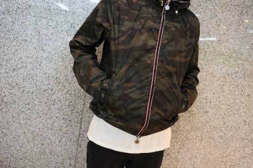 メンズのトップス