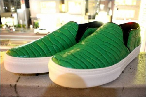 セリーヌのスリッポン