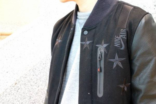 ナイキのスタジャン