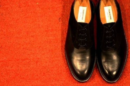 プレーントゥシューズのレースアップシューズ