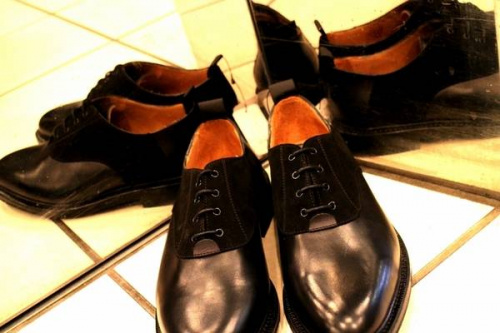 レースアップシューズのドレスシューズ