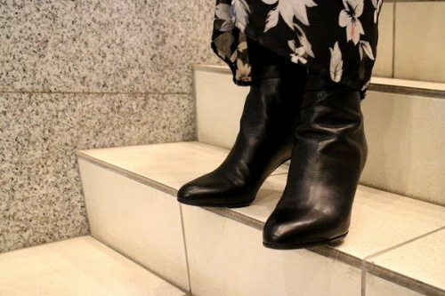 ショートブーツのDEUXIEME CLASSE