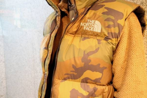 ダウンのマウンテンパーカー