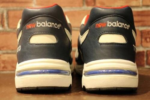 中古　スニーカーのATMOS