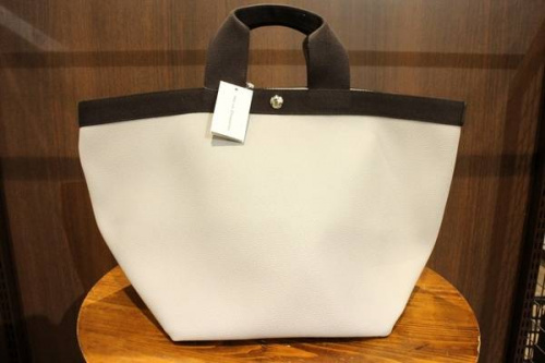 トートのバッグ