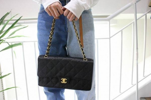 バッグのCHANEL