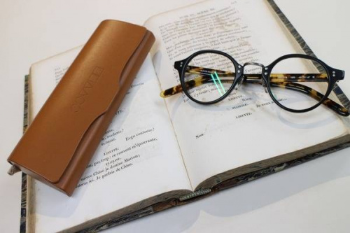 オリバーピープルズのメガネ