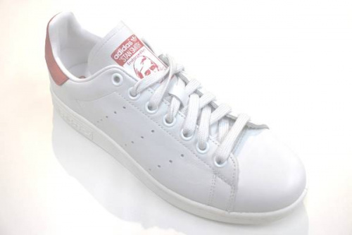 スタンスミスのスニーカー