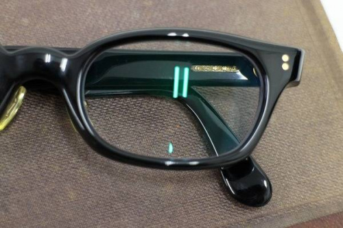 完売の品川　眼鏡
