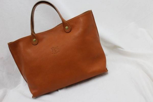 イルビゾンテのレザー