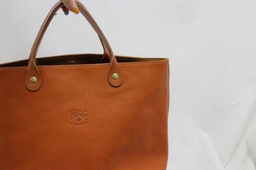 レザーのトートバッグ