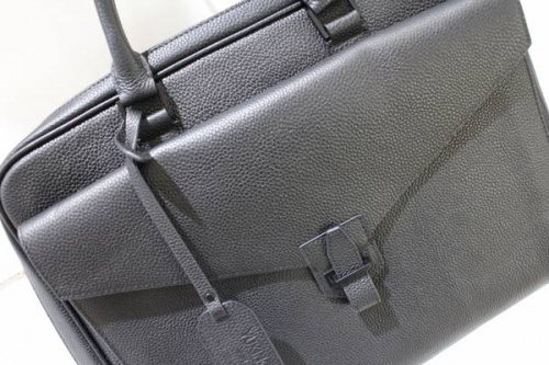 ブリーフケースのバッグ