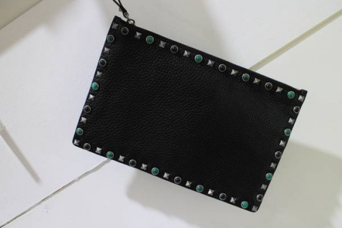 スタッズのクラッチ