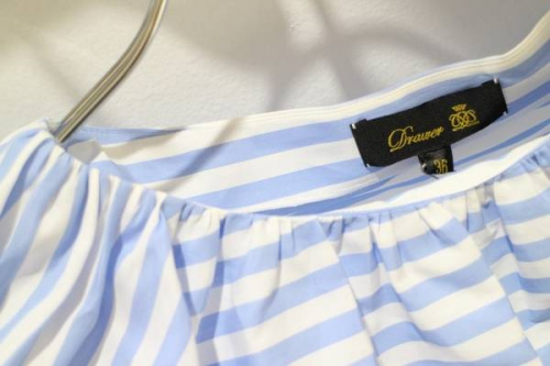 ドゥロワーのブラウス