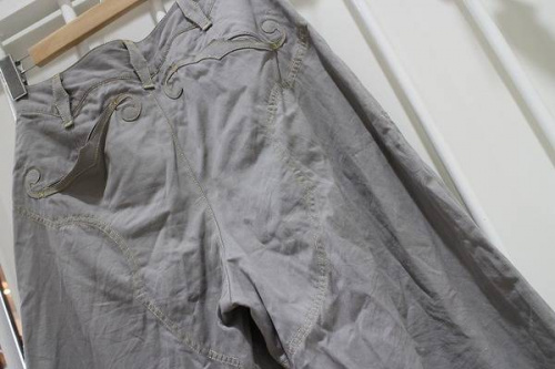 ワイドパンツの品川