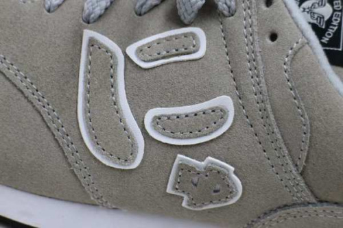 サンガッチョのスニーカー