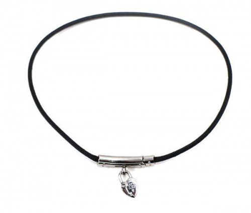 ネックレスのチョーカー