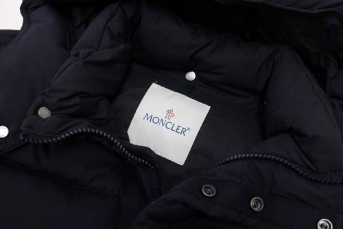 MONCLERのモンクレール