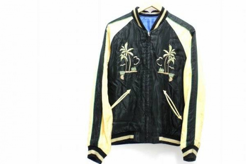 スカジャンの刺繍