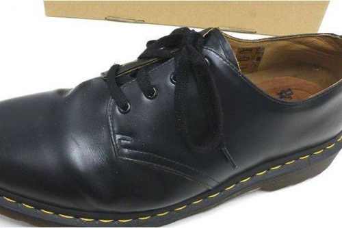 ドクターマーチンの3ホールシューズ