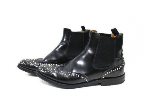 チャーチのスタッズ