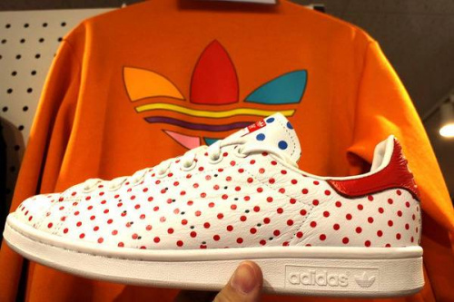 adidasのアディダス