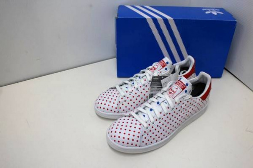 アディダスのコラボアイテム