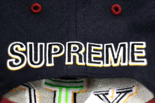 SUPREMEのシュプリーム